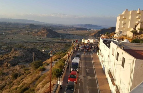Ventanicas-El Cantal Apartamento | Apartamento orientado al sur - espectaculares vistas al mar ya la montaña con piscina