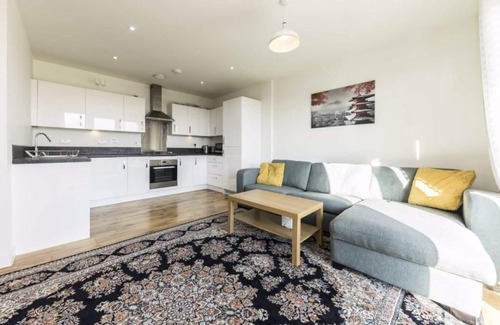 Norwood Green Apartamento | South-facing 1bedroom flat with breathtaking views of the canal.