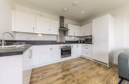 Norwood Green Apartamento | South-facing 1bedroom flat with breathtaking views of the canal.