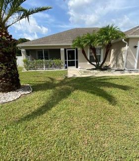 Crescent Lakes Casa | South Facing Pool with Lake View - Ideal for Families & Couples