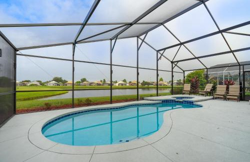 Crescent Lakes Casa | South Facing Private Pool with Lake View & Spa - Quiet Vacation Area - Family Friendly
