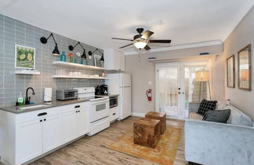 Poinsettia Heights Casa | South Florida Style Lush garden and pool shared