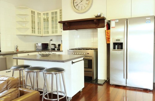 South Fremantle Apartamento | South Freo Bungalow - Hidden sanctuary w Spa Bath & Deck