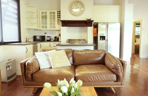 South Fremantle Apartamento | South Freo Bungalow - Hidden sanctuary w Spa Bath & Deck