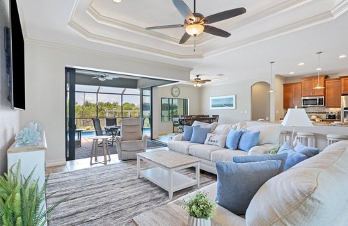 South Gulf Cove Casa | South Gulf Cove 3 Bedroom Canal Pool Home