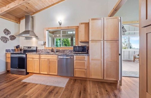 Papa Casa | South Kona Farm House - 30 day minimum rental