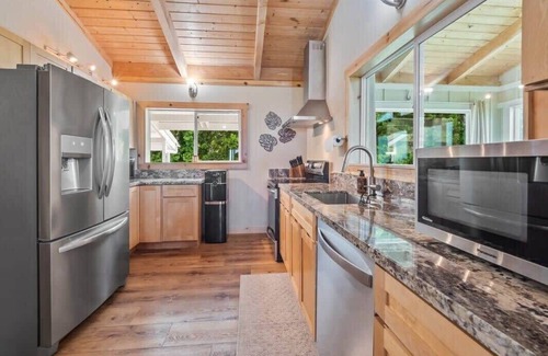 Papa Casa | South Kona Farm House - 30 day minimum rental