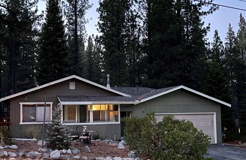 North Upper Truckee Casa | South Lake Tahoe, Tahoe Paradise, The Perfect Getaway Ubicación !!