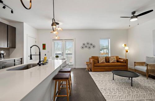 South Lamar Apartamento | South Lamar Stay - Pickleball, Sauna & Cold Plunge