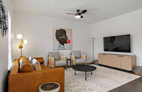 South Lamar Apartamento | South Lamar Stay - Pickleball, Sauna & Cold Plunge