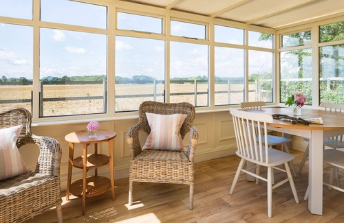 Finchingfield Cabaña | Casa de campo en el sur histórico Casa independiente independiente con jardín, estacionamiento y mascotas