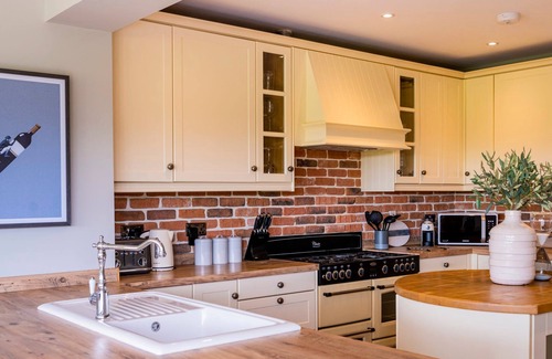 Henley Casa | South Lodge Luxury Accommodation