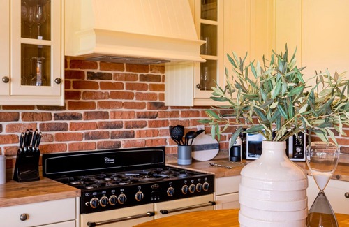 Henley Casa | South Lodge North Lodge Luxury Accommodation