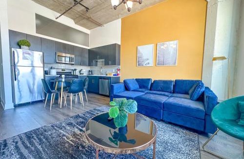 Near South Side Apartamento | South Loop 2BR Getaway with Smart TVs & Optional Parking Near McCormick Place, Museum Campus & Downtown