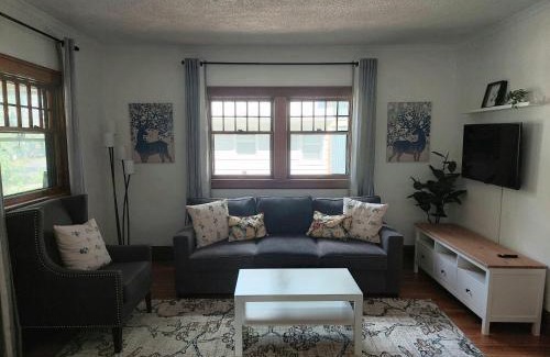Southwest Minneapolis Casa | South Minneapolis Tangletown Charm