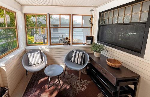Southwest Minneapolis Casa | South Minneapolis Tangletown Charm