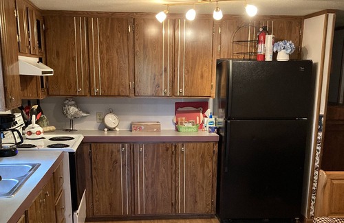 Lawndale Cabaña | South Mountain Cozy Cottage is six miles from South Mountain State Park