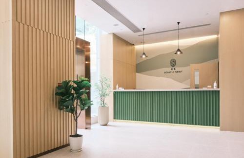 Tin Wan Hotel | South Nest