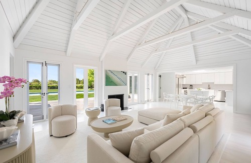 Sagaponack Casa | South of highway: NEW & ultra modern, with stunning 40 acre reserve VIEWS
