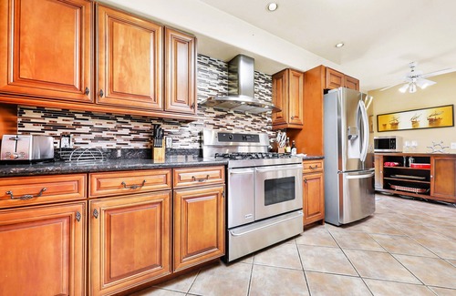 Palm Desert Casa | South Palm Desert Oasis – 3bdrm+ Home w/Private Pool & Spa by El Paseo!