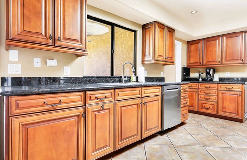 Palm Desert Casa | South Palm Desert Oasis – 3bdrm+ Home w/Private Pool & Spa by El Paseo!