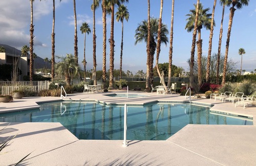 Canyon Corridor Condominio | South Palm Springs Condominio tranquilo y espacioso cerca del cañón Oswit.