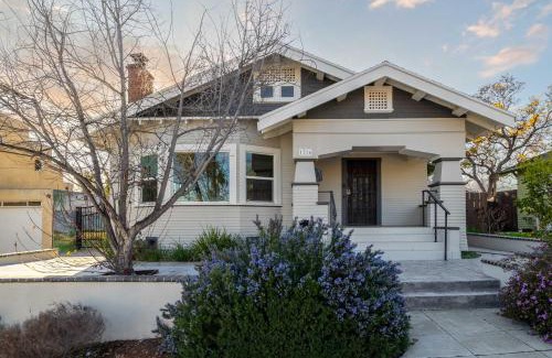 South Park Casa | South Park Charmer - Close to Zoo - Backyard Oasis