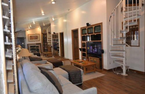 Brian Head Apartamento | South Penthouse Pool-Spa Ski-in out Gym, Sauna, Laundry, BBQ