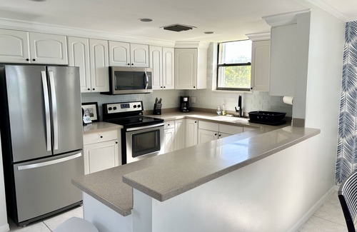 Bahamas Terrace Condominio | South Pointe Villa - Luxurious 3BR Oceanfront Villa - Newly Renovated!