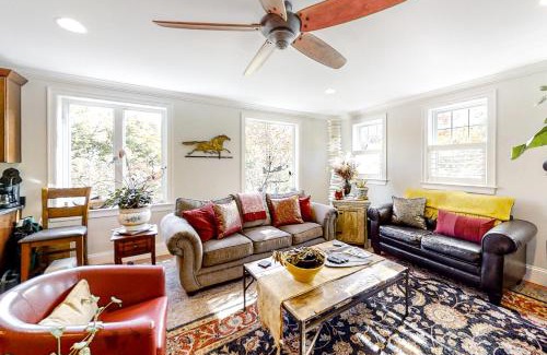 Pond Cove Casa | South Portland Cottage