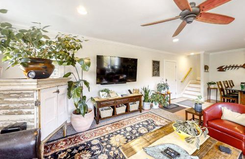 Pond Cove Casa | South Portland Cottage