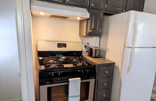 Rock Island Casa | South Rm - Ideal Space 4 Traveling Professionals!