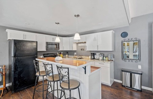 Northville Casa | South Shore Edgewater Chalet