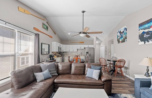 Northville Casa | South Shore Edgewater Loft