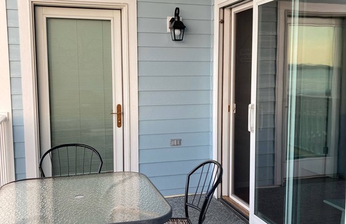 East Jordan Condominio | South Shore Haven - Lake Charleviox Waterfront Condo