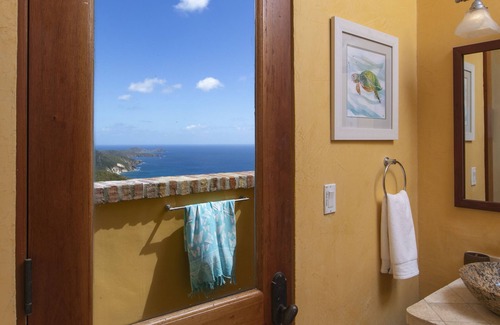 Skytop Casa | South Shore Villa - 4 bed- 4 1/2 bath. Amazing views, Upper Skytop Road!