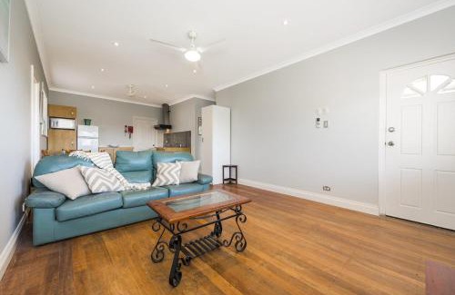 Lancelin Casa | South Side - Feel the breeze
