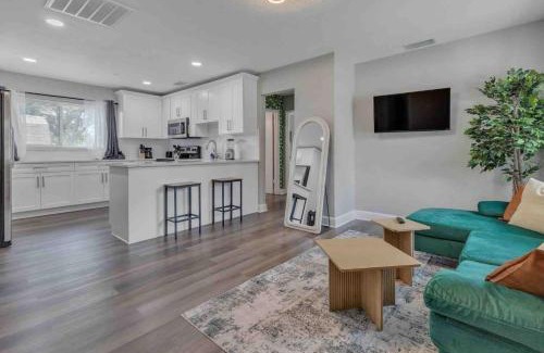 Sun Bay South Casa | South Tampa 3BR with Backyard that Sleeps 10