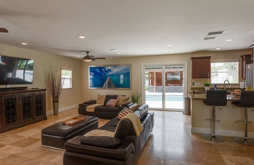 Sun Bay South Casa | South Tampa Pool and Cabana Home