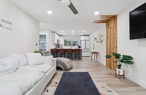 Oakford Park Casa | South Tampa Stunner! Modern 3BR/2.5BA Home