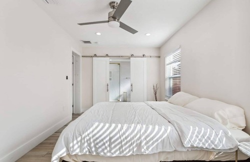 Oakford Park Casa | South Tampa Stunner! Modern 3BR/2.5BA Home
