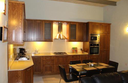 Zabbar Casa | South Village Townhouse