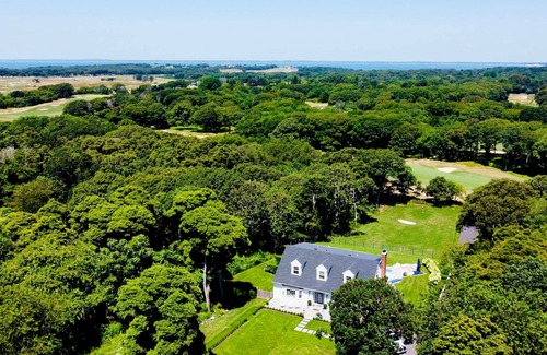 Tuckahoe Casa | Southampton Hilltop Oasis