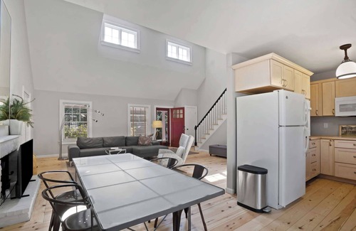 North Sea Casa | Southampton Lake Home Peaceful & Private