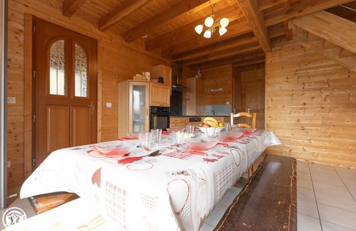 Besse-en-Chandesse Casa | Southern views - BESSE ET SAINT ANASTAISE
