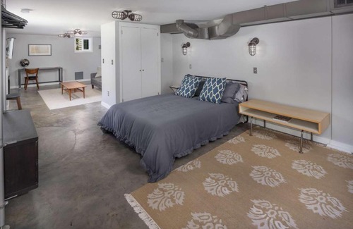 Richmond Casa | Southeast Portland Retreat