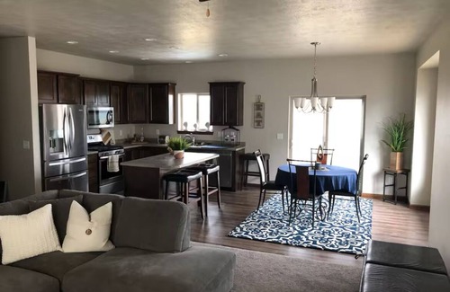 Sioux Falls Casa | Southeast Retreat 4Beds 3bath Family&Pet friendly!