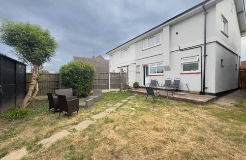 Westcliff-on-Sea Casa | Southend Retreat KING SUITE luxury stay with parking
