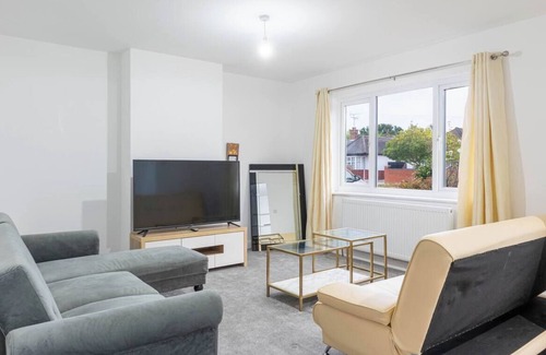Westcliff-on-Sea Casa | Southend Retreat KING SUITE luxury stay with parking