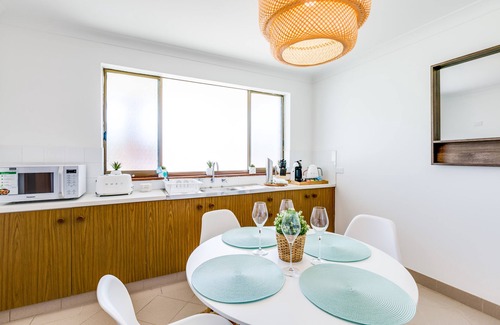 Vincentia Apartamento | Bahía de Belle Jervis del sur. Optus Sport. A / C, WiFi. 2 minutos a pie de playa